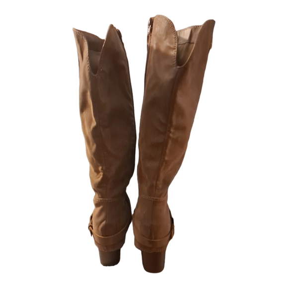 🟩 Tall Faux Leather Boots - 8/8.5 - Picture 3 of 6